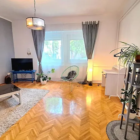 La Casita Vendeghaz בית נופש אגר